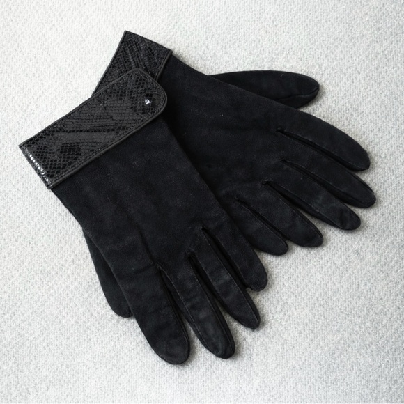 Valentino Black Suede Gloves with Embossed Leather Cuff - Picture 5 of 9